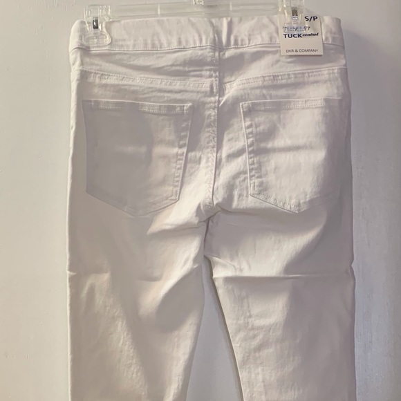 🌟 Stretch Denim Pull-On Crop Capri-White - Picture 4 of 4